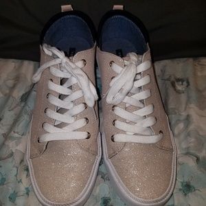 Women's 11, 10 Tommy Hilfiger Shoes Gold Leather